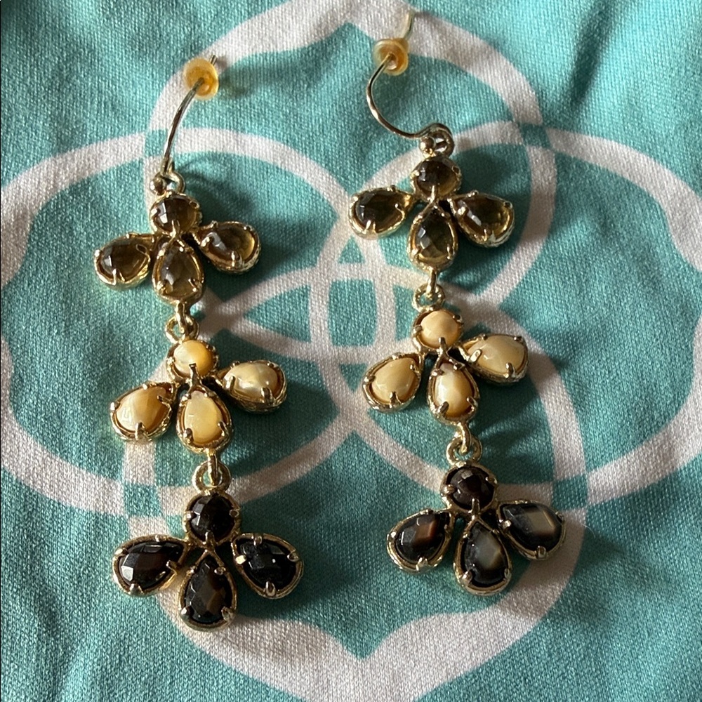 Kendra Scott Willa Gold-Tone Floral Drop Earrings in Cream & Brown